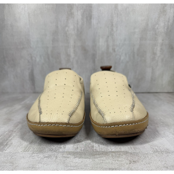 Lacoste Shoes Mens Size 10.5 Beige Boston Punched Leather Slip On Moccasin main image 10